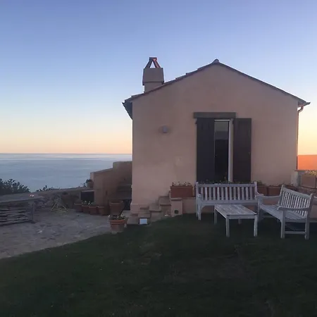 La Casa Del Faro - Bookwedo